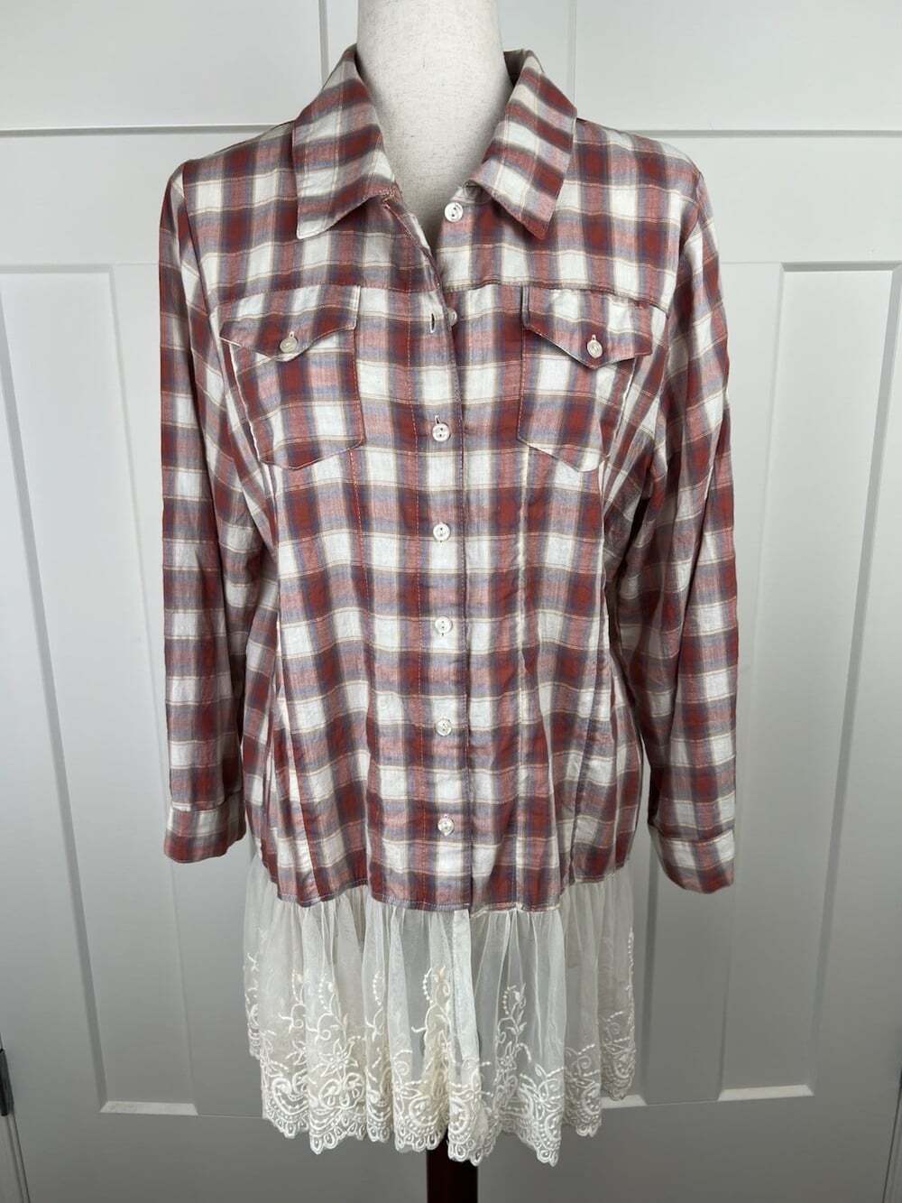 Origami by Vivian Tunic Top S Plaid Lace Hem Roll Tab Boho Button Front